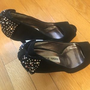 Black suede peep toe shoes